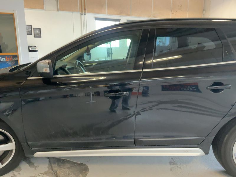 Volvo XC60 2.4 D5 R-Design AWD 2011 – снимка 4