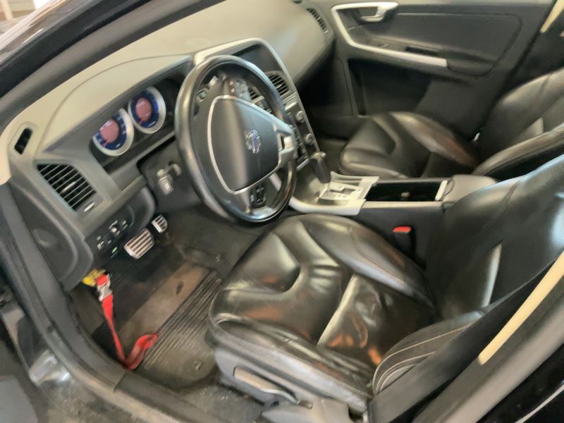 Volvo XC60 2.4 D5 R-Design AWD 2011 – снимка 17