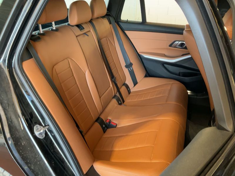 BMW 3er 320d xDrive M Sport 2019 – снимка 14