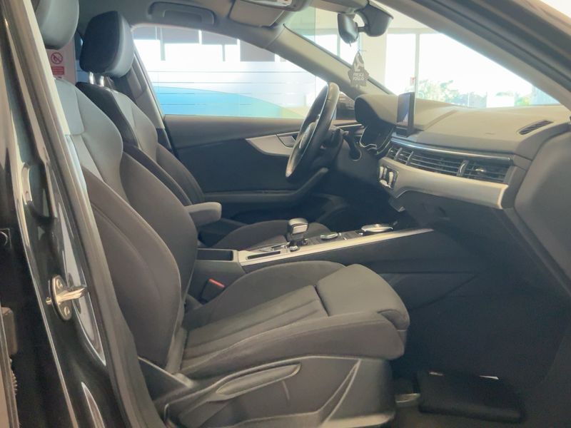 Audi A4 2.0 TDI Sport 2019 – снимка 16