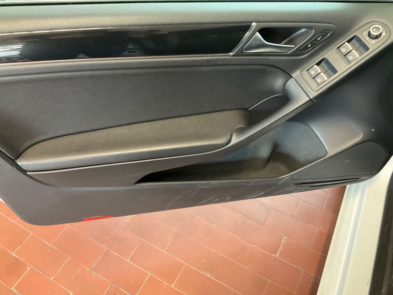 Volkswagen Golf VI 1.2 TSI Basis BlueMotion Tech 2012 – снимка 31