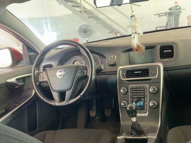 Volvo V60 2.0 D4 Kinetic 2013 – снимка 18