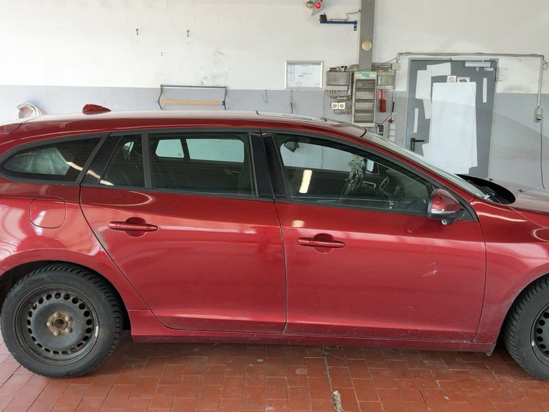 Volvo V60 2.0 D4 Kinetic 2013 – снимка 10