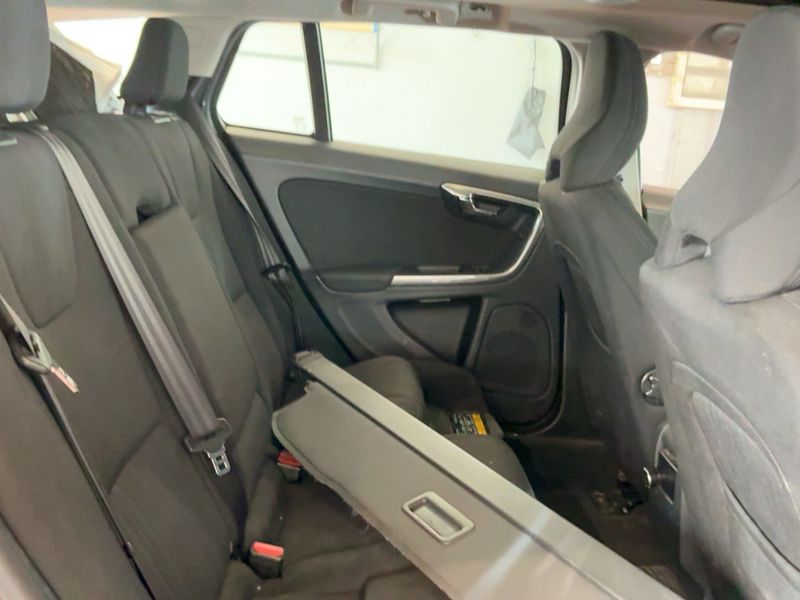 Volvo V60 2.0 D4 Kinetic 2013 – снимка 20