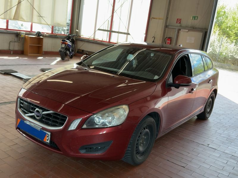 Volvo V60 2.0 D4 Kinetic 2013 – снимка 1