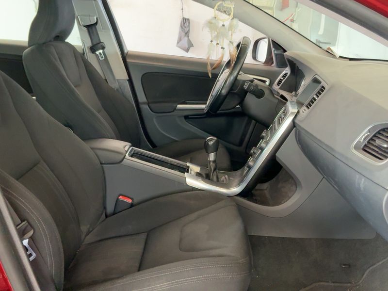 Volvo V60 2.0 D4 Kinetic 2013 – снимка 17