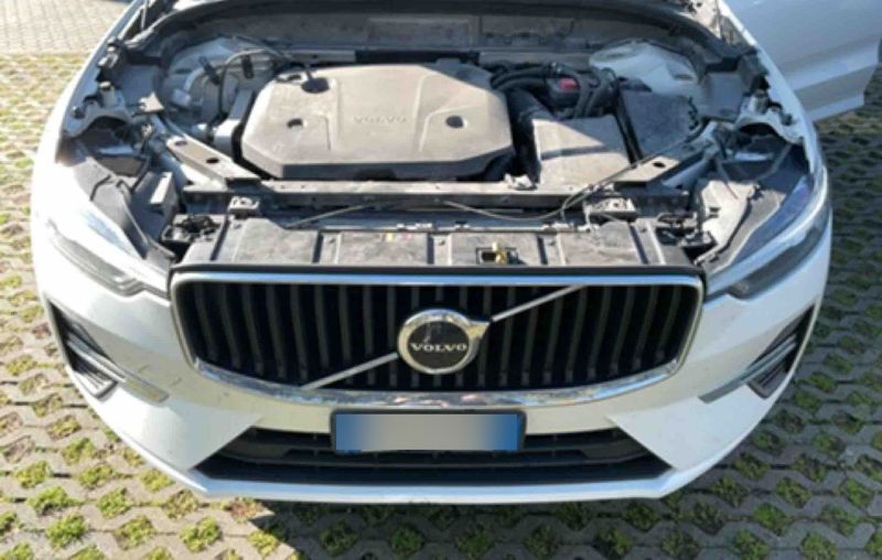 Volvo XC60 2.0 B4 Mild-Hybrid Essential AWD 2022 – снимка 8