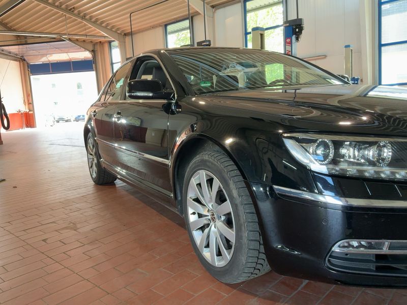 Volkswagen Phaeton 3.0 V6 TDI 4Motion 2012 – снимка 12