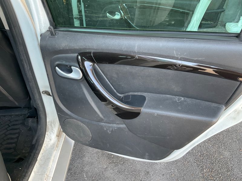 Dacia Duster 1.5 dCi Prestige 4x4 2011 – снимка 43