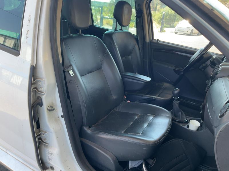 Dacia Duster 1.5 dCi Prestige 4x4 2011 – снимка 16