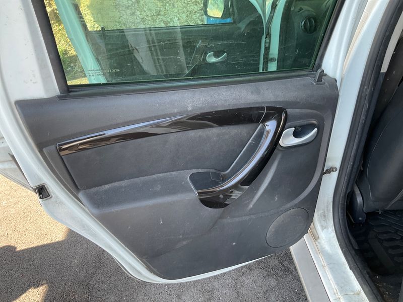Dacia Duster 1.5 dCi Prestige 4x4 2011 – снимка 44