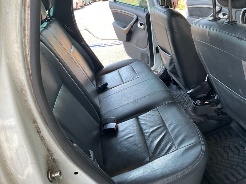 Dacia Duster 1.5 dCi Prestige 4x4 2011 – снимка 42