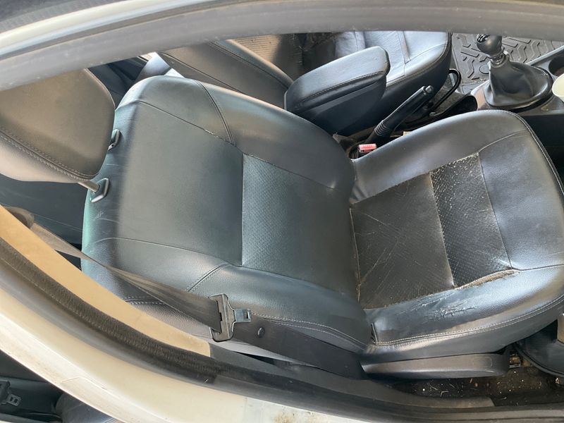 Dacia Duster 1.5 dCi Prestige 4x4 2011 – снимка 41
