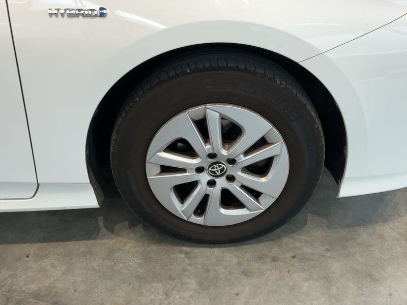 Toyota Prius 1.8 2017 – снимка 11