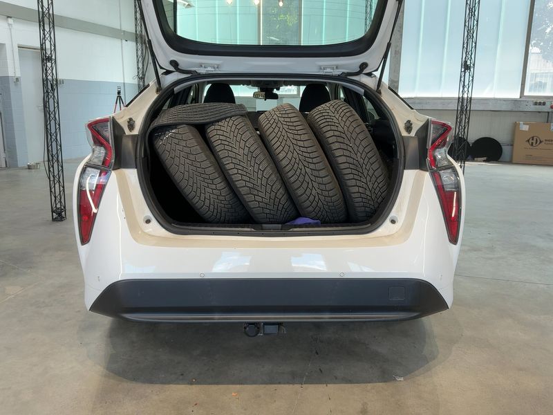 Toyota Prius 1.8 2017 – снимка 16