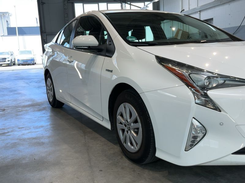 Toyota Prius 1.8 2017 – снимка 12