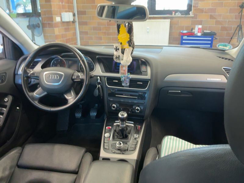 Audi A4 2.0 TDI quattro Ambiente 2012 – снимка 18