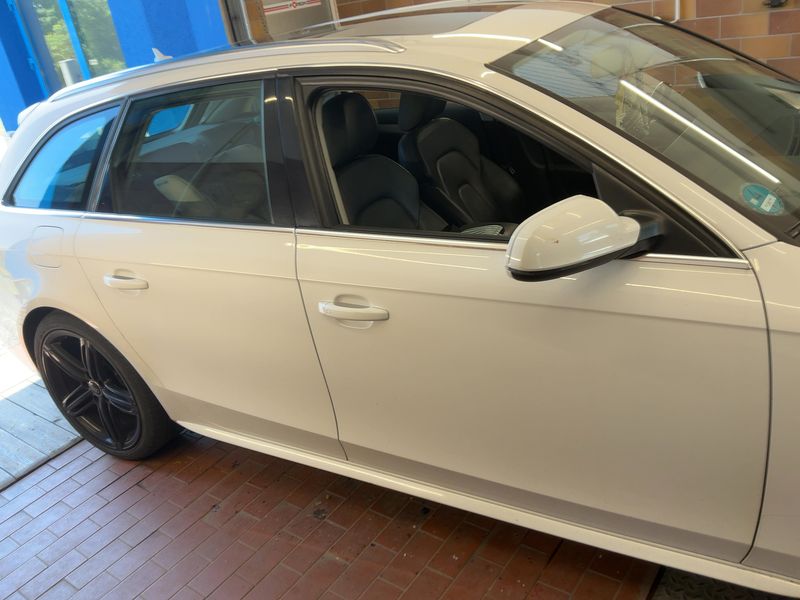 Audi A4 2.0 TDI quattro Ambiente 2012 – снимка 10