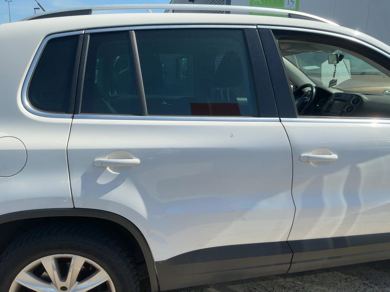 Volkswagen Tiguan 2.0 TDI Sport & Style BlueMotion Tech 2010 – снимка 10