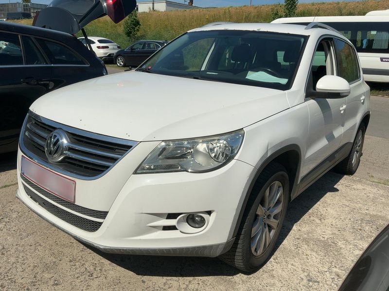 Volkswagen Tiguan 2.0 TDI Sport & Style BlueMotion Tech 2010 – снимка 1