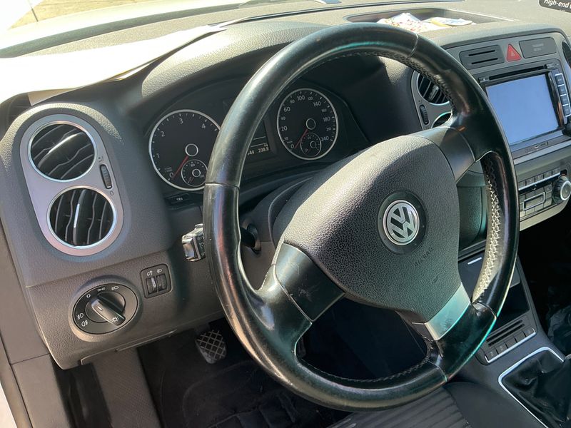 Volkswagen Tiguan 2.0 TDI Sport & Style BlueMotion Tech 2010 – снимка 33