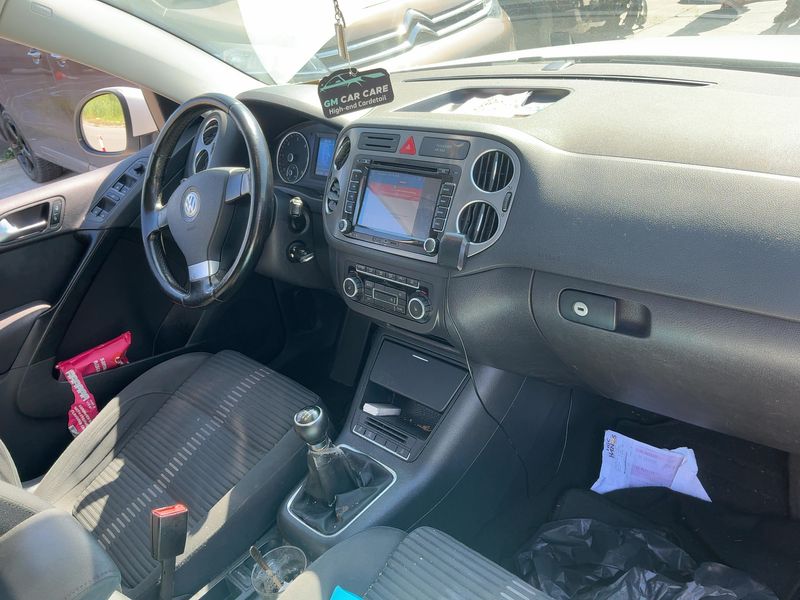 Volkswagen Tiguan 2.0 TDI Sport & Style BlueMotion Tech 2010 – снимка 17