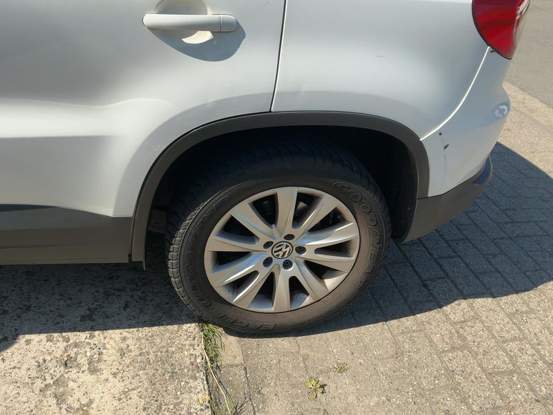 Volkswagen Tiguan 2.0 TDI Sport & Style BlueMotion Tech 2010 – снимка 5