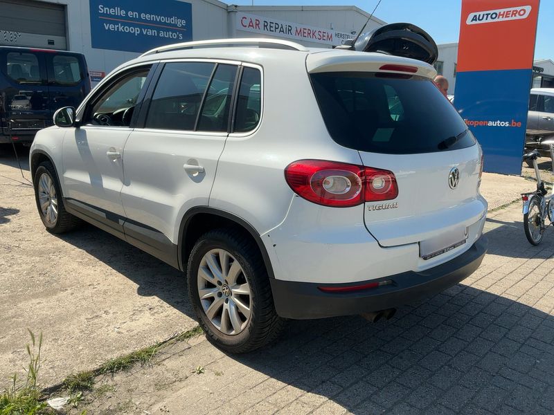 Volkswagen Tiguan 2.0 TDI Sport & Style BlueMotion Tech 2010 – снимка 6