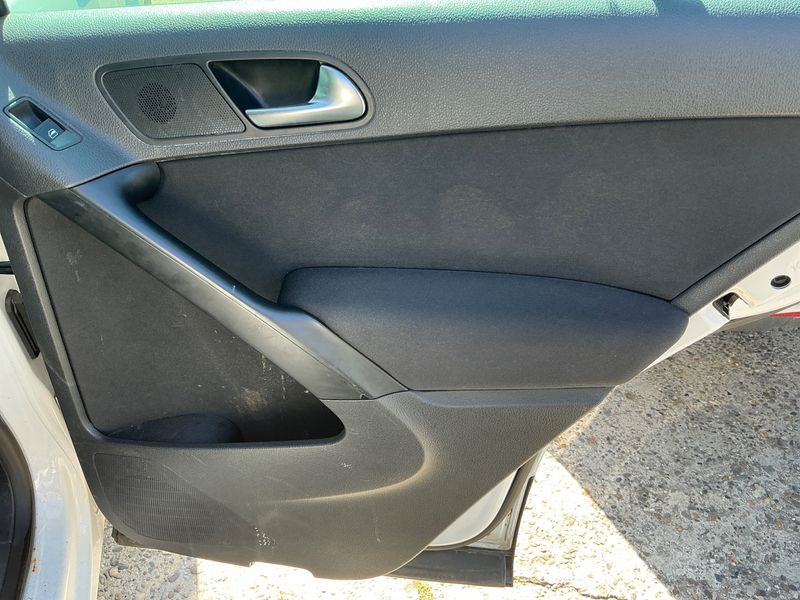 Volkswagen Tiguan 2.0 TDI Sport & Style BlueMotion Tech 2010 – снимка 28
