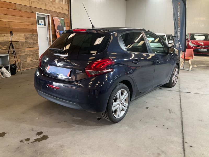 Peugeot 208 1.2 PureTech Style 2016 – снимка 2