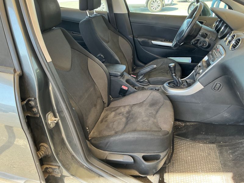 Peugeot 308 1.6 HDi Premium 2008 – снимка 3