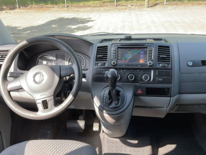 Volkswagen T5 Transporter 2.0 TDI Van Business Line L2H1 2013 – снимка 12