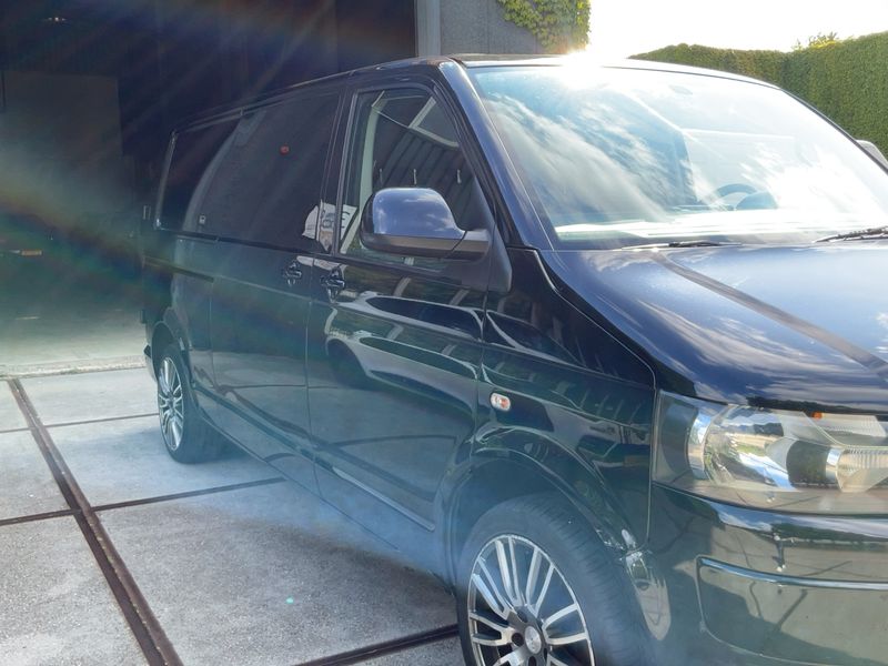 Volkswagen T5 Transporter 2.0 TDI Van Business Line L2H1 2013 – снимка на щета