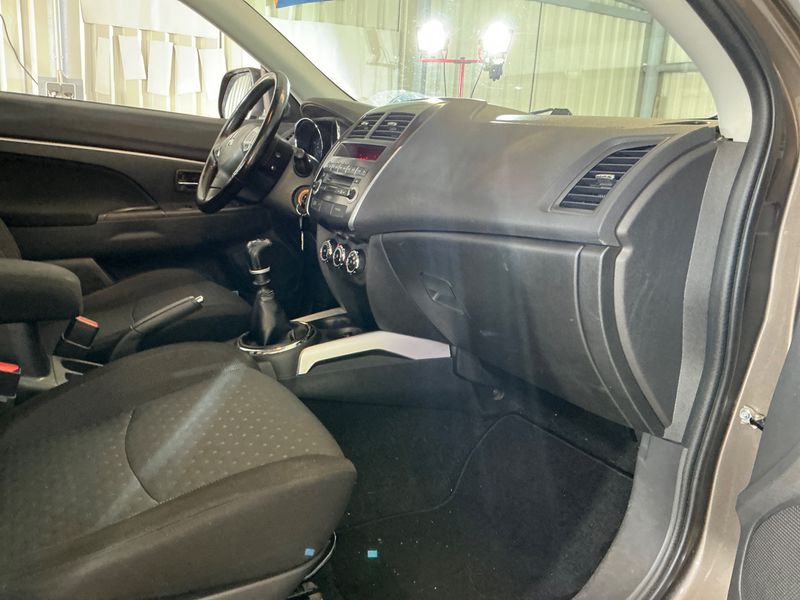 Mitsubishi ASX 1.8 DI-D Invite 4WD 2012 – снимка 28