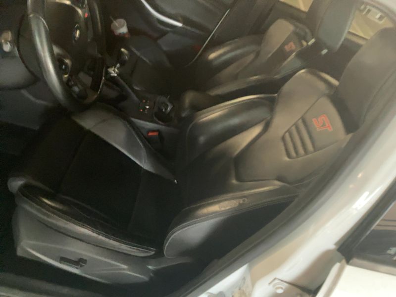 Ford Focus 2.0 EcoBoost ST 2013 – снимка 16