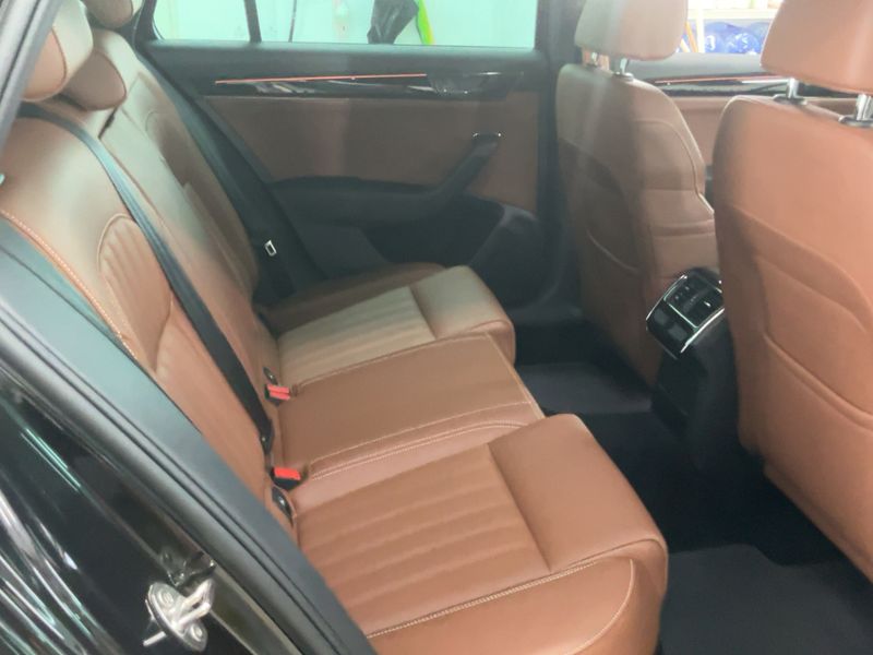 Skoda Superb 2.0 TDI L&K 4x4 2022 – снимка 19