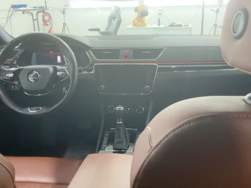 Skoda Superb 2.0 TDI L&K 4x4 2022 – снимка 17