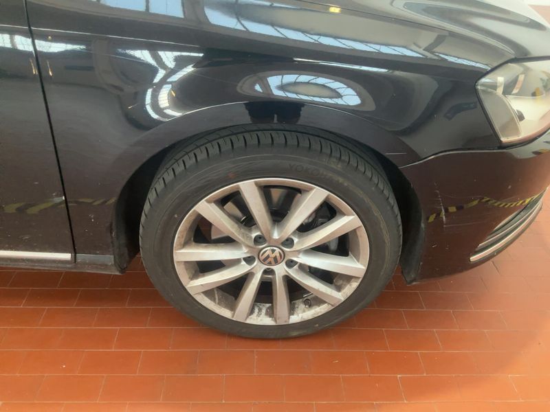 Volkswagen Passat 2.0 TDI Highline BlueMotion Tech 2014 – снимка на щета