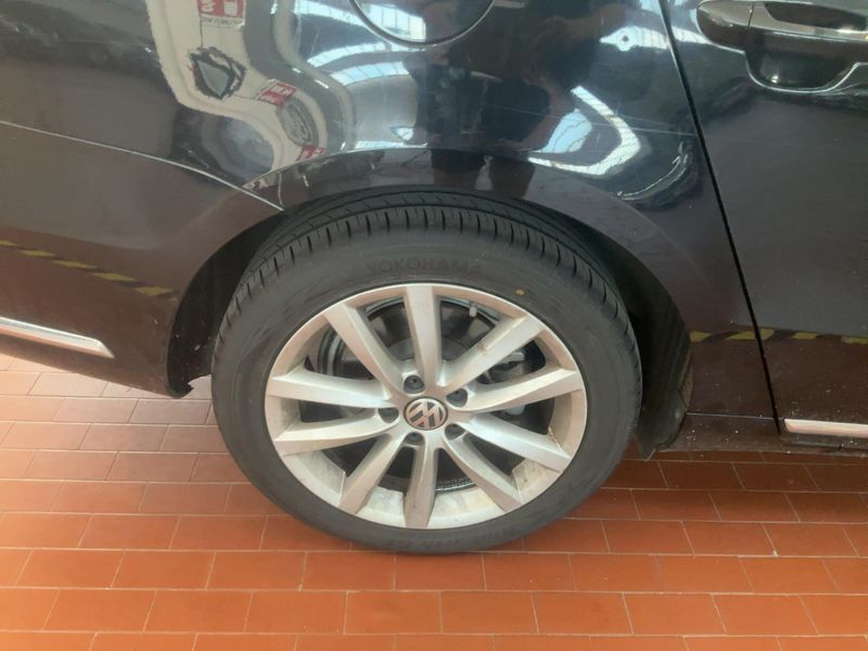 Volkswagen Passat 2.0 TDI Highline BlueMotion Tech 2014 – снимка на щета
