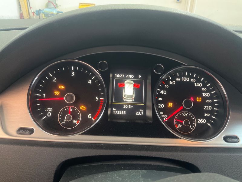 Volkswagen Passat 2.0 TDI Highline BlueMotion Tech 2014 – снимка 13