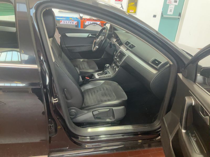 Volkswagen Passat 2.0 TDI Highline BlueMotion Tech 2014 – снимка 11