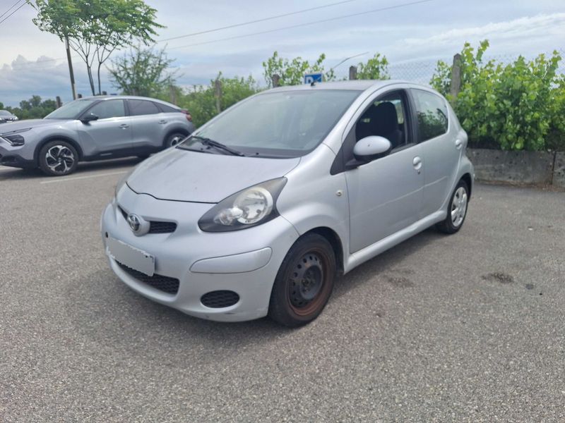 Toyota Aygo 1.0 Confort 2009 – снимка 2