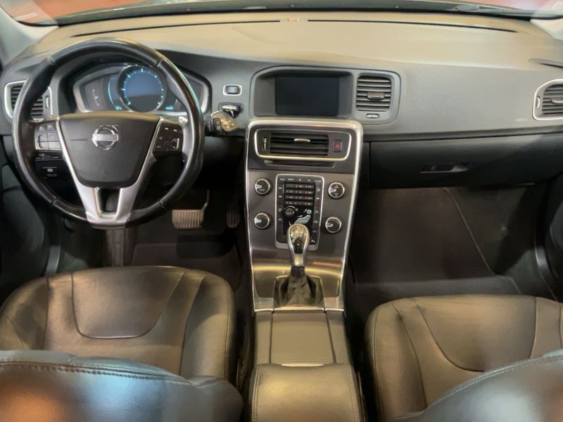 Volvo V60 2.0 D4 Summum 2014 – снимка 17