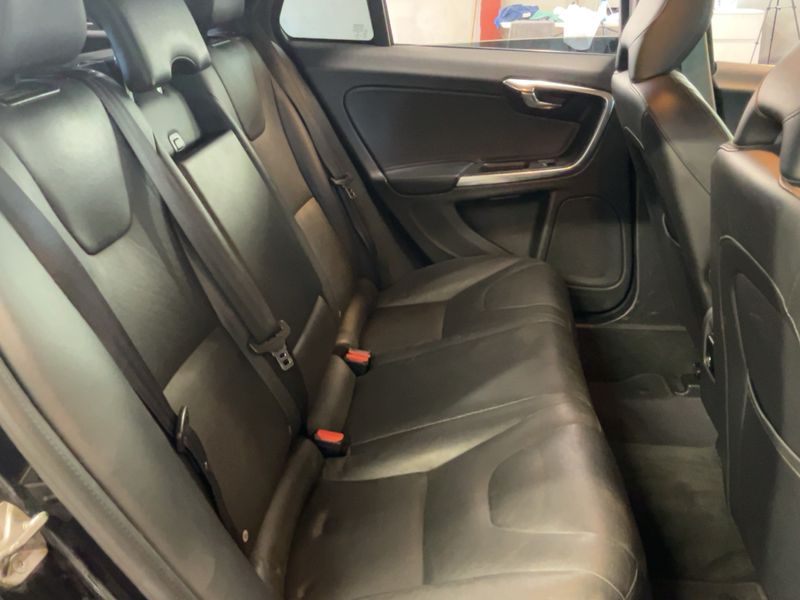 Volvo V60 2.0 D4 Summum 2014 – снимка 19