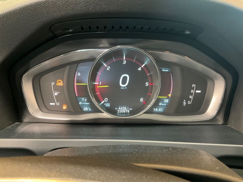 Volvo V60 2.0 D4 Summum 2014 – снимка 18