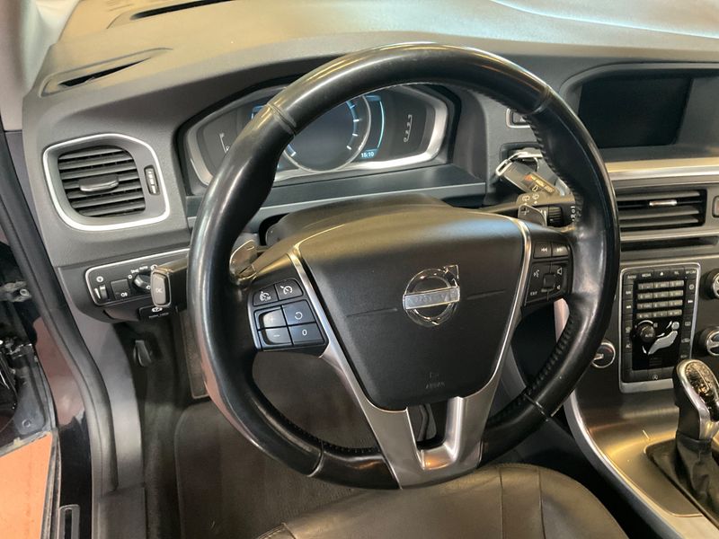 Volvo V60 2.0 D4 Summum 2014 – снимка 26