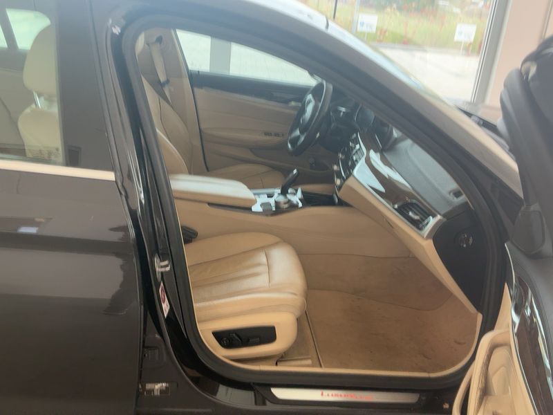 BMW 5er 520d xDrive Luxury Line 2018 – снимка 16