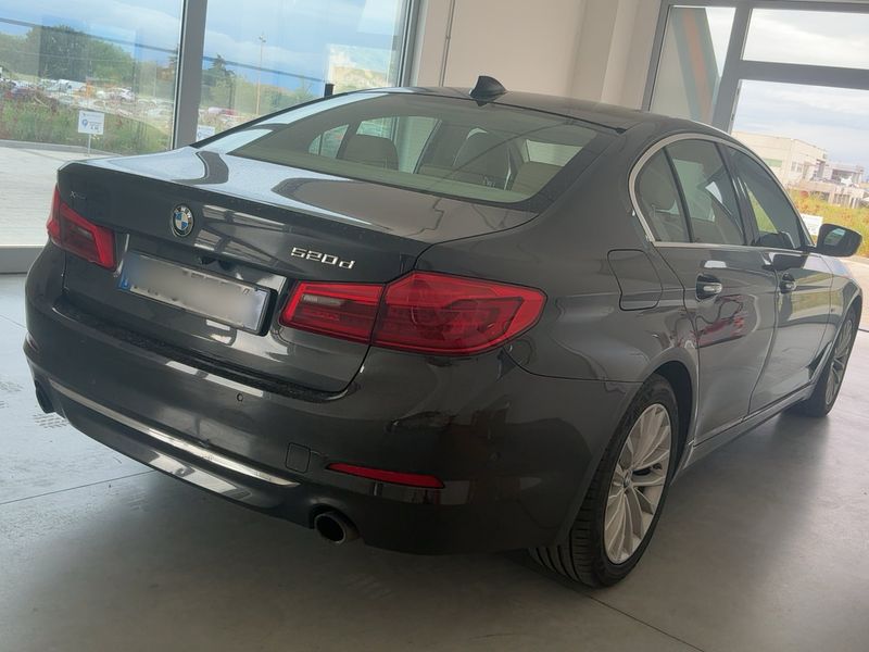 BMW 5er 520d xDrive Luxury Line 2018 – снимка 8