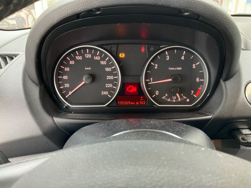 BMW 1er 116i 2011 – снимка 4