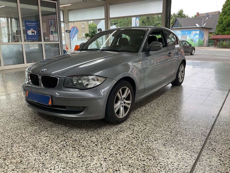 BMW 1er 116i 2011 – снимка 1